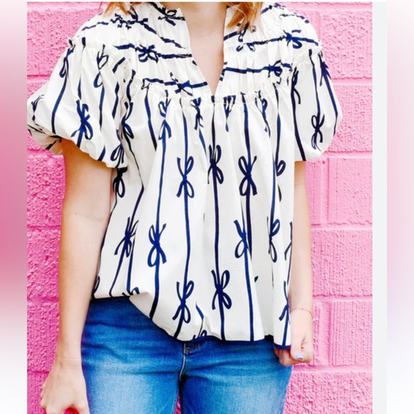 Umgee Navy and Cream Patterned Blouse. C35 - Picture 1 of 11